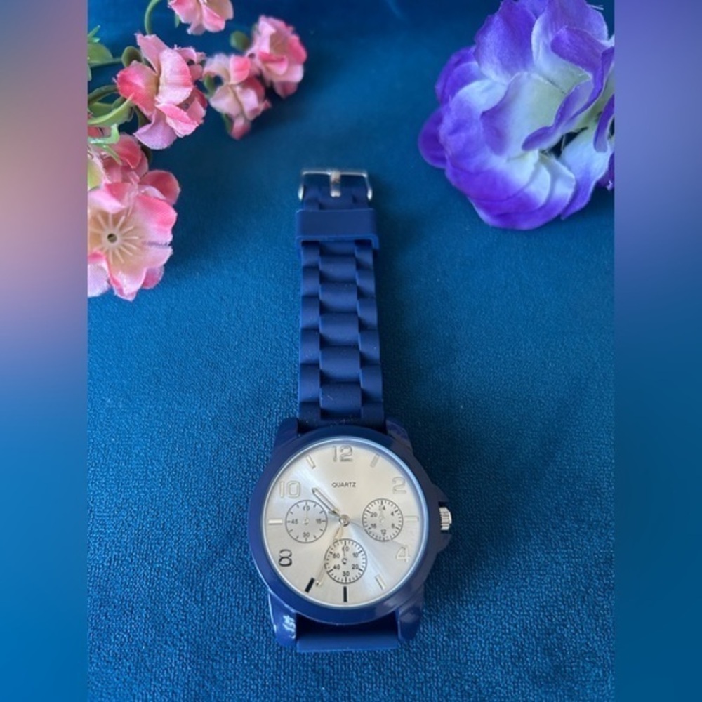 ✨NEW Aeropostale Blue and Silver Women's Watch